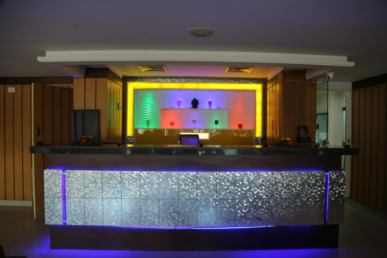 N7 Elite Restaurant & Bar Sangareddy Esterno foto