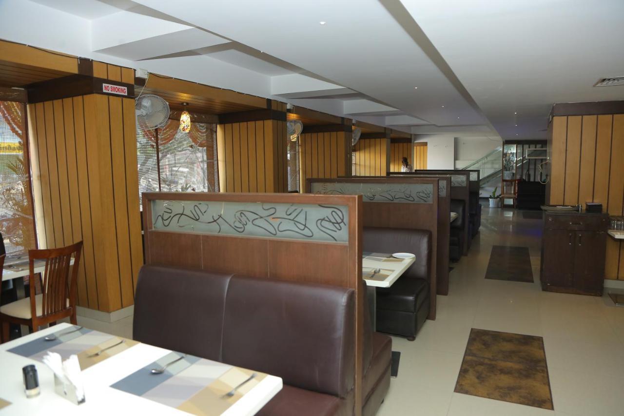 N7 Elite Restaurant & Bar Sangareddy Esterno foto